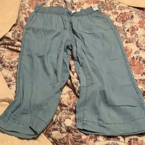 Elastic waist comfy crop capris